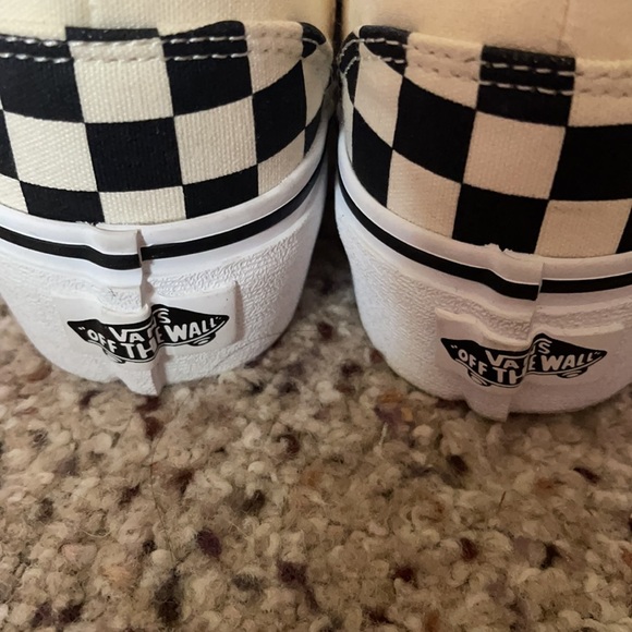 Vans - Picture 3 of 3